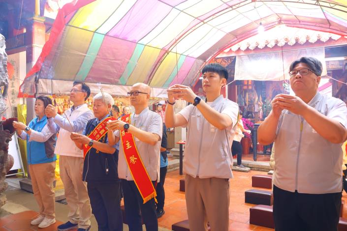 0 保生大帝聖誕千秋 陳永豐副市長參拜祈福願國泰民安 風調雨順 (2).JPG