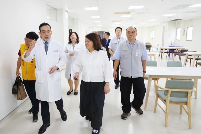 0_黃敏惠市長訪視「活力園－全責式日間照顧中心」靜態區.JPG
