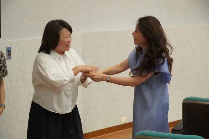 0fb_黃敏惠市長與民眾互動 (2).JPG