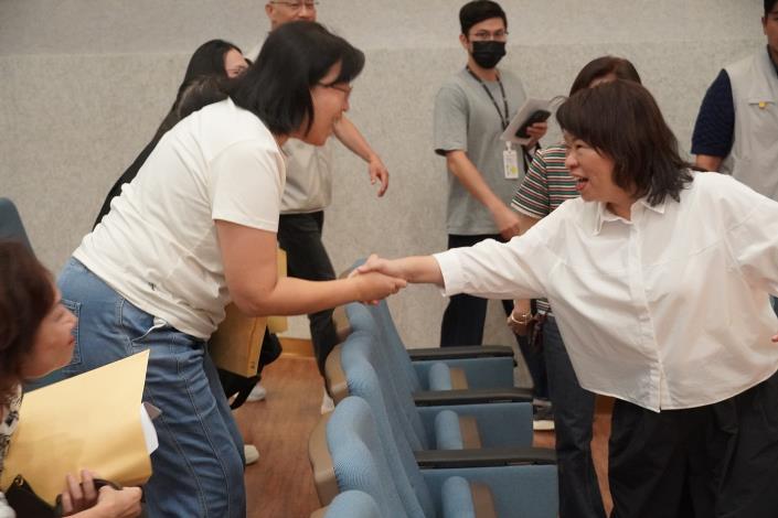 0fb_黃敏惠市長與民眾互動 (3).JPG