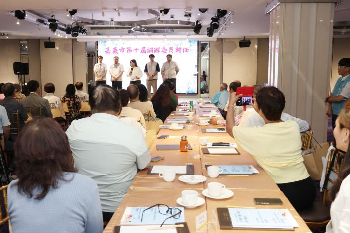 0 嘉市第10屆調解委員正式上任 黃敏惠市長感謝守護地方和諧 (2).JPG