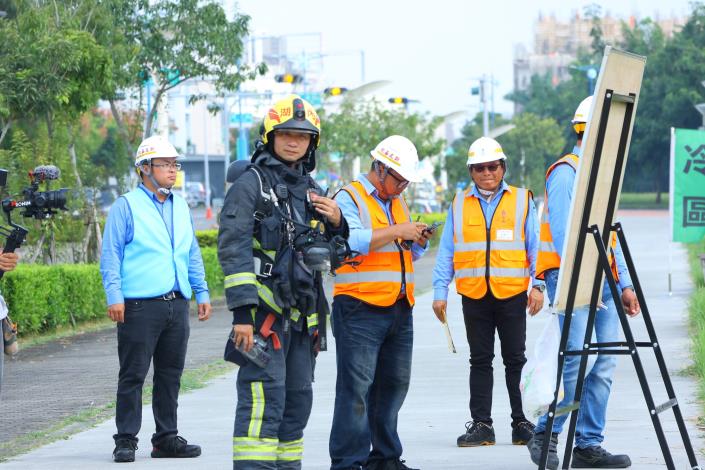 0 落實無腳本防災演習！實兵模擬大型氣爆災害 打造安全韌性城市 (3).JPG