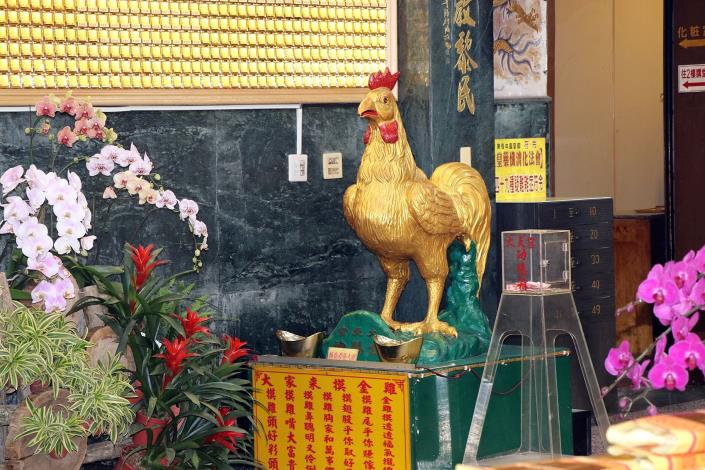 0FB04新春摸金雞沾好運.JPG