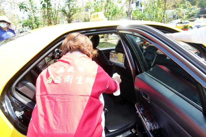 0FB_B1計程車消毒.JPG