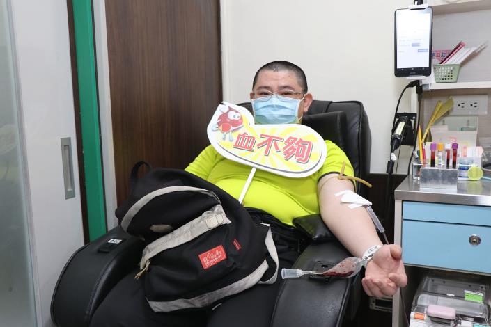 2 民眾呼籲捐血.JPG