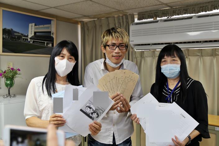 A02_鄭子佑準備的資料非常齊備  加快核准速度.JPG