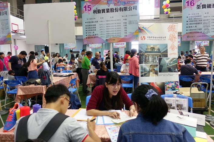 大型徵才_市府資料照.JPG