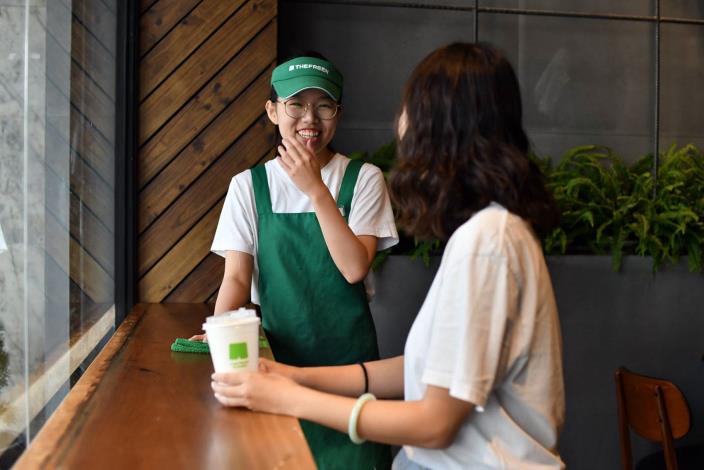 嘉義市積極提升就業機會  年輕人回嘉樂在工作_樂檸漢堡提供