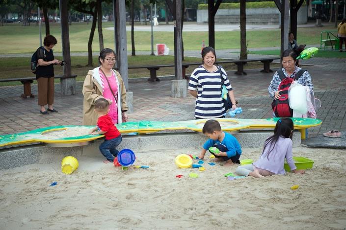 0公園是嘉義市民的最愛 (2)