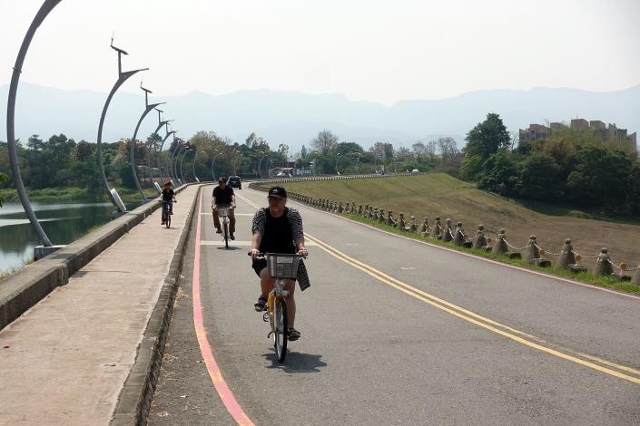 蘭潭適合騎自行車.JPG