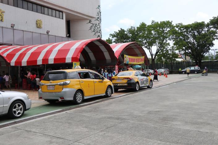 0 官網 4 嘉義市推出疫苗接種特約計程車接送長輩施打疫苗.JPG