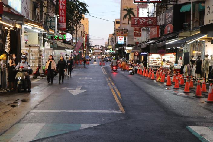 0 文化路夜市.JPG