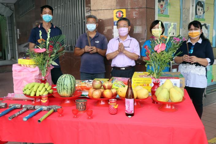 開工儀式拜拜.JPG
