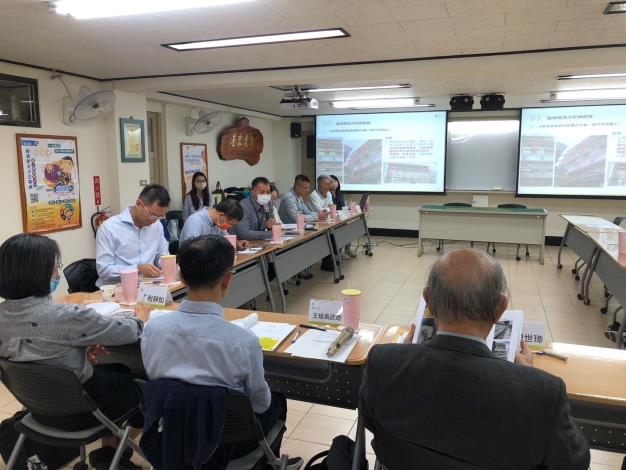 LINE_ALBUM_1121206內政部國土管理署凱城大樓現勘複審會議_231206_12
