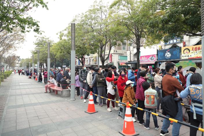 0_文化公園排隊人潮 (1).JPG