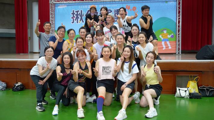 05熱情參與運動課的民眾_0
