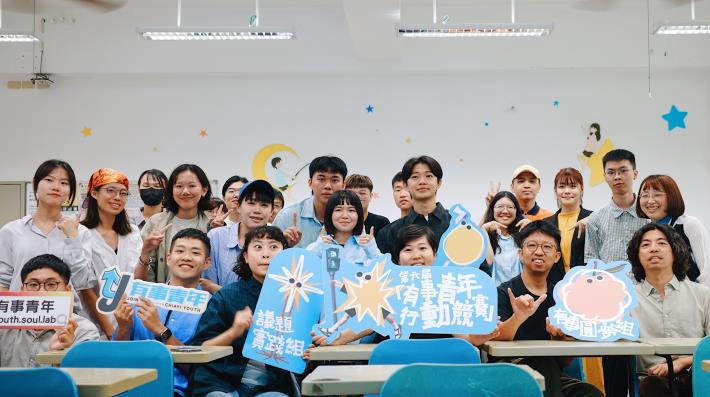 0 團隊簡報合照.JPG