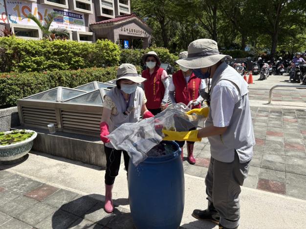 0_ 颱風過後落實「巡、倒、清、刷」，嘉義市全面提高警「孓」 (4)