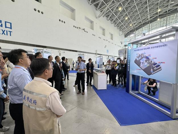 0_嘉義市區公車全面電動化 2025台灣氫能與電動大客車淨零移動論壇獲表揚 (3)
