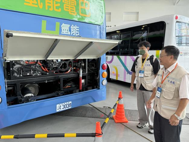 0_嘉義市區公車全面電動化 2025台灣氫能與電動大客車淨零移動論壇獲表揚 (4)