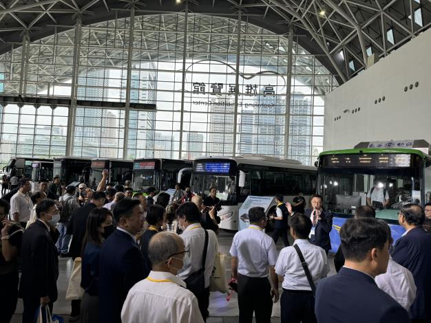 0_嘉義市區公車全面電動化 2025台灣氫能與電動大客車淨零移動論壇獲表揚 (2)