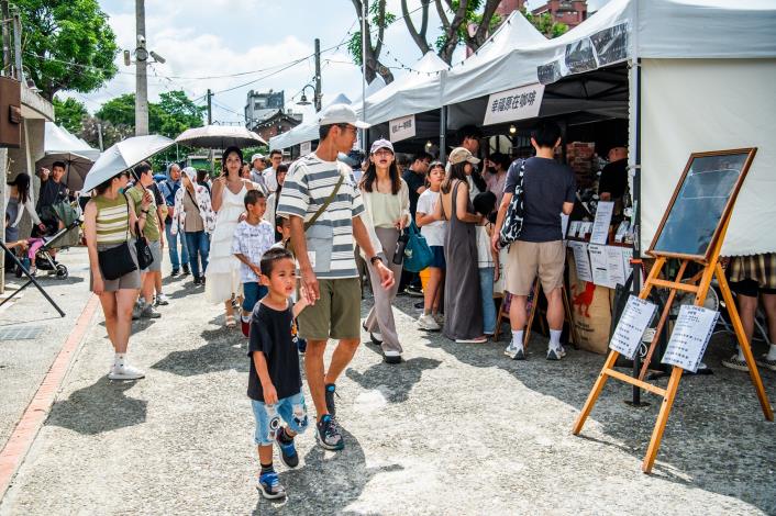 0 嘉義市舉辦多樣市集活動 持續吸引人潮 (1)