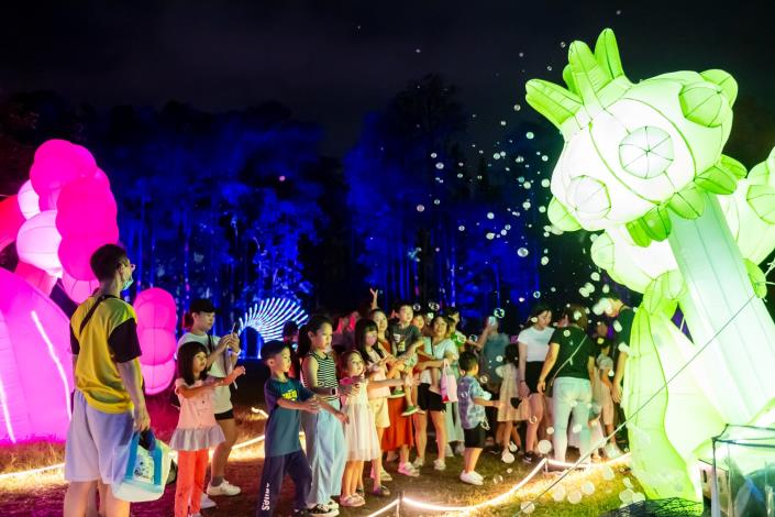 0 光織影舞結合演出、市集 每年為嘉義市帶來人潮 (3)