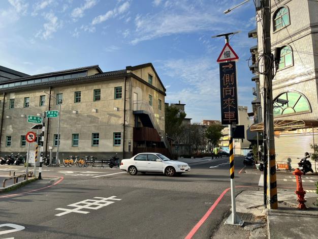 0_第二代智慧防碰撞警示系統,結合AI攝影機與雷達偵測設備