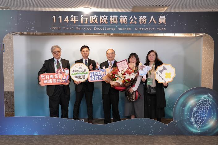 0_嘉市府交通處長許啟明推動交通安全永續、世代宜居 榮獲行政院模範公務人員 (4).JPG