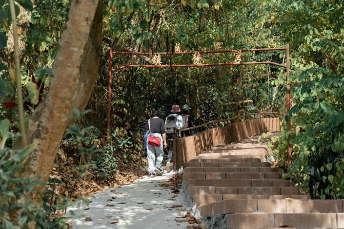 0_嘉義市蘭潭好漢坡323階全新亮相 大白熊陪你迎新年慢遊嘉義 (1)