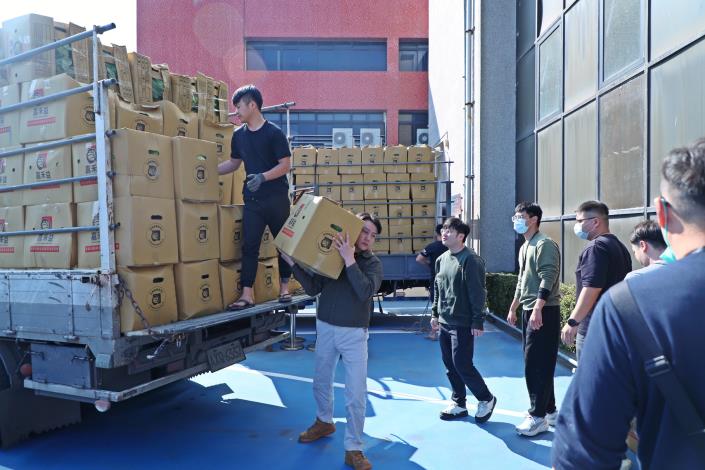 0_嘉義市認購雲林高麗菜 並捐贈予各社福機構據點 (2).JPG