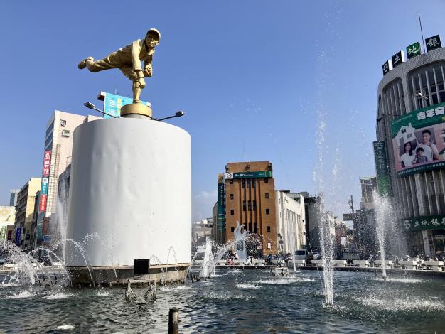 0_嘉義市圓環王牌投手KANO雕像2月26日進廠大保養 (2)