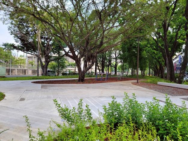 0 「穿城之水。藍綠環圈(第二期工程)」 榮獲公園與公共開放空間類「佳作」 (1)