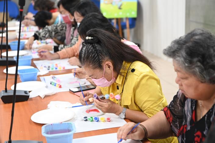 0_結合嘉義市IP「桃喜」彩繪創作，透過手作體驗讓照顧者在創作中紓壓 (1).JPG