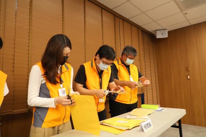0 建國二村抵費地全數標脫　17封搶一標　平均溢價率約61％ (1).JPG