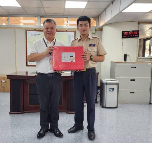 區長致贈紀念品