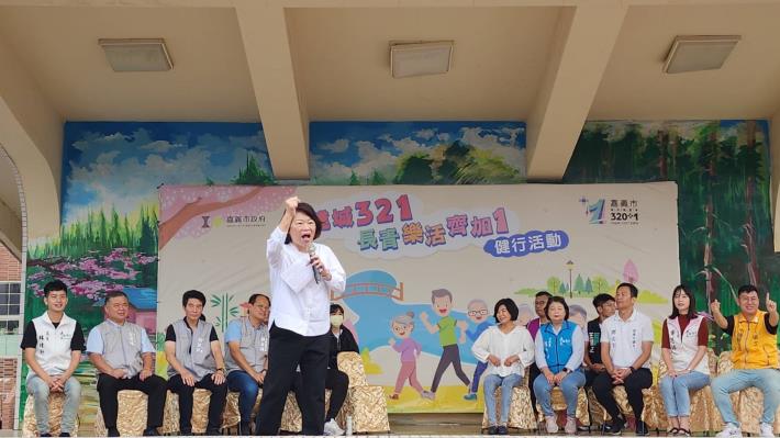 市長到場與長者致意