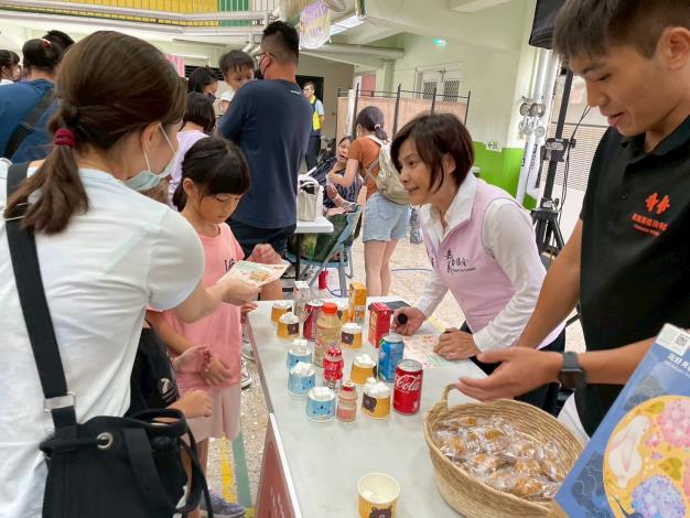 05-黃露慧議員解說飲料含糖量_0