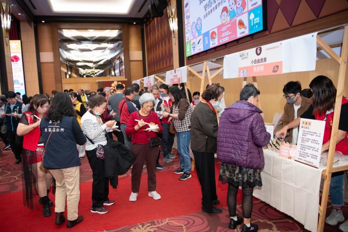 17社區長者品嚐7級質地調整飲食