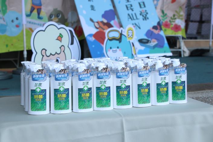 7_響賓集團及耐斯集團贈洗手乳守護幼兒健康 黃敏惠市長落實勤洗手 遠離腸病毒