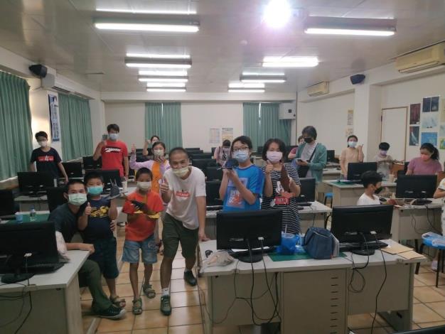 LINE_ALBUM_0924仿生鯊魚_220930_15
