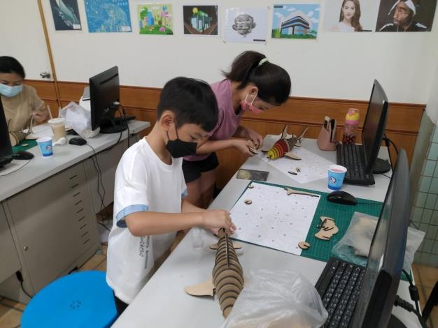 LINE_ALBUM_0924仿生鯊魚_220930_9