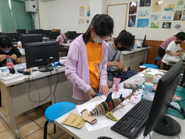 LINE_ALBUM_0924仿生鯊魚_220930_5