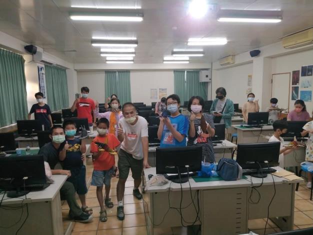 LINE_ALBUM_0924仿生鯊魚_220930_14