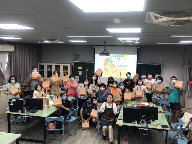 LINE_ALBUM_20221001皮雕研習_221003_1