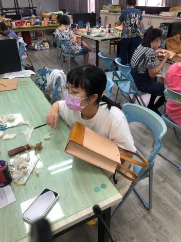 LINE_ALBUM_20221001皮雕研習_221003_8
