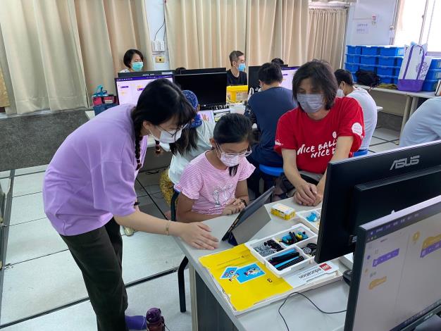 LINE_ALBUM_1111030-AI樂高機器人體驗營-上午場_221102_10