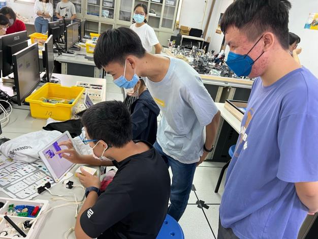 LINE_ALBUM_1111030-AI樂高機器人體驗營-上午場_221102_0