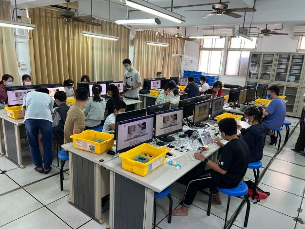 LINE_ALBUM_1111030-AI樂高機器人體驗營-上午場_221102_26