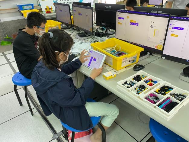 LINE_ALBUM_1111030-AI樂高機器人體驗營-上午場_221102_8